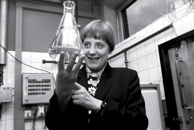 Angela MERKEL, Federal Minister for the Environment, Nature Conservation and Nuclear Safety in the water-control-station of Bad Honnef, Federal Minister Merkel is holding up a test tube filled with water.