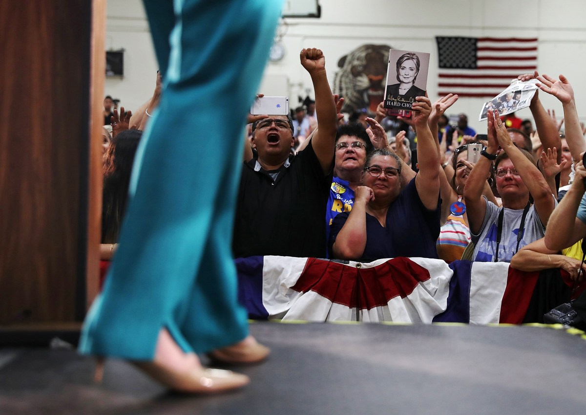BESTPIX Hillary Clinton Campaigns In Southern California