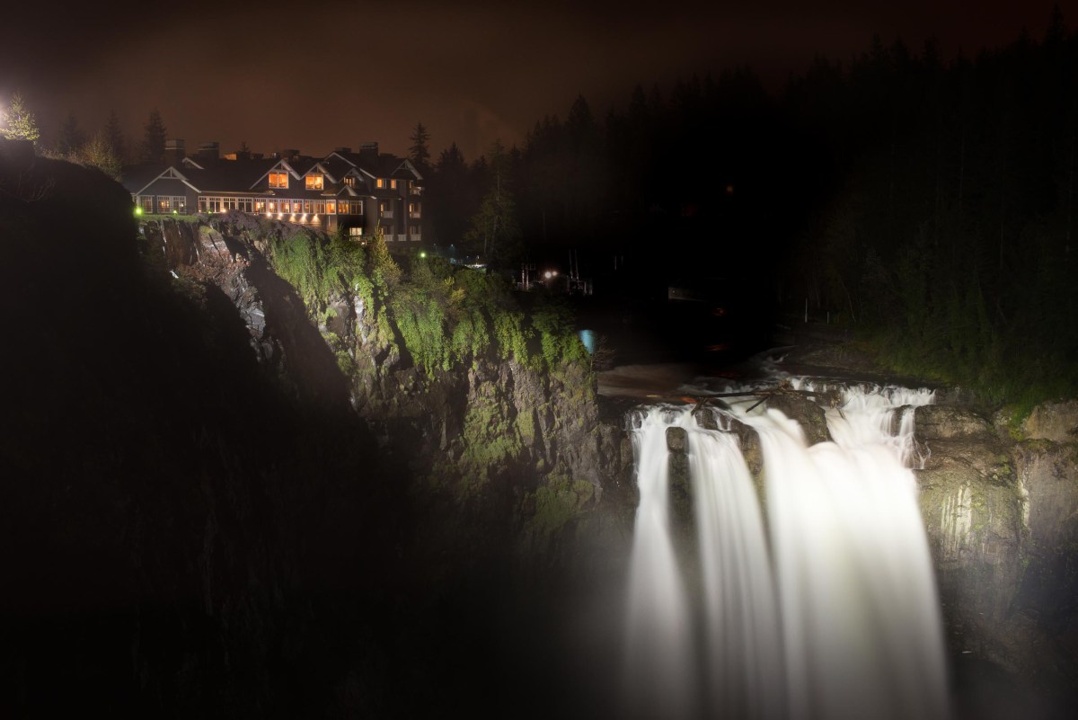 The Salish Lodge and Spa was used as the location for the Great Northern Hotel in the show's pilot.