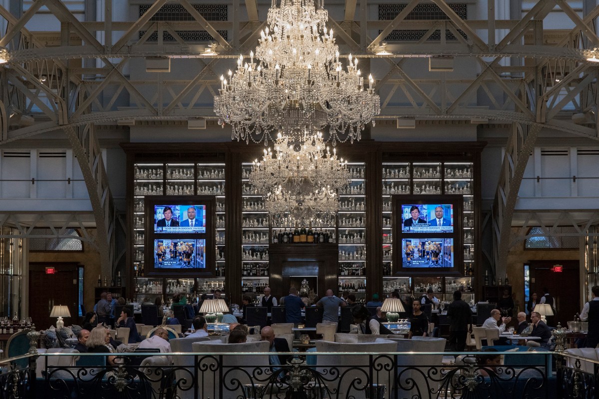 <span class="credit">Christopher Morris—VII for TIME</span><span class="caption">Guests can order pricey cocktails and mingle with Washington power brokers at Benjamin’s Bar & Lounge in the Trump International Hotel.</span>